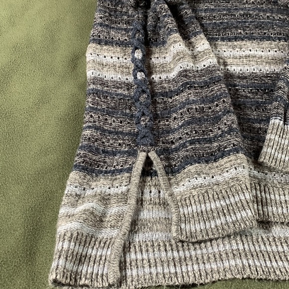 Lucky Brand open weave, blue, gray, tan  sweater.  Size XL - Picture 4 of 6